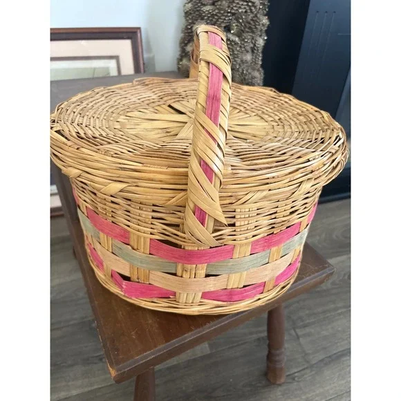Vintage Woven Wicker Picnic Basket with Lid Pink Green  Mexico Oval Handle