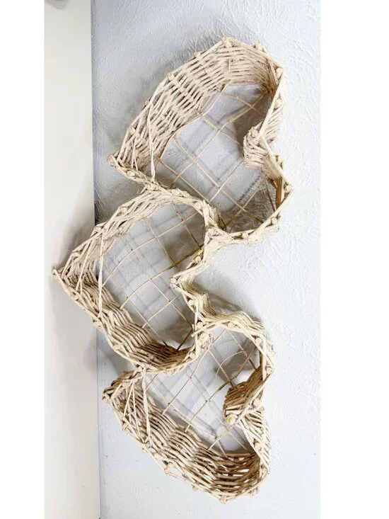 VTG Triple Heart Wicker Shelf 28