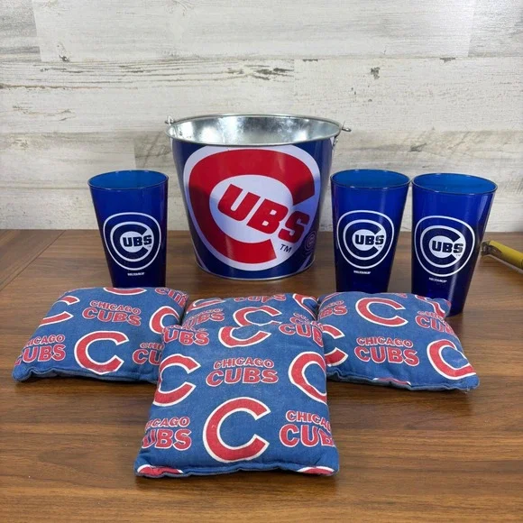 Chicago Cubs Corn Hole‎ Bags Tin Bucket and Three 16 Ounce Hard Plastic Cups
