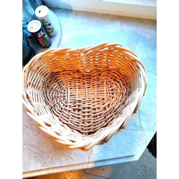 Vintage HEART Bread Basket Weaved Branch‎ Wicker Woven Tray Cottagecore Easter