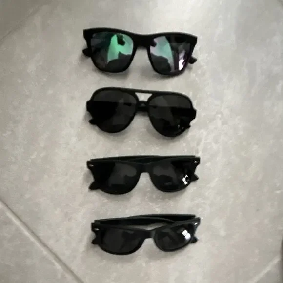 Unbranded  Men’s Wrap Sunglasses Lot of 4 Black/Gray Mirrored UV400