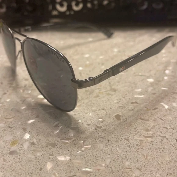 Tommy Hilfiger Black Aviator Sunglasses