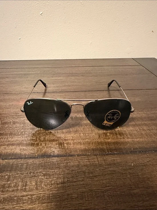 Brand New Ray-Ban Aviator Sunglasses - Gun metal Frame with Dark Green Lenses