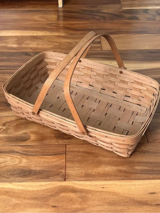 Vintage Longaberger Medium Gathering Basket