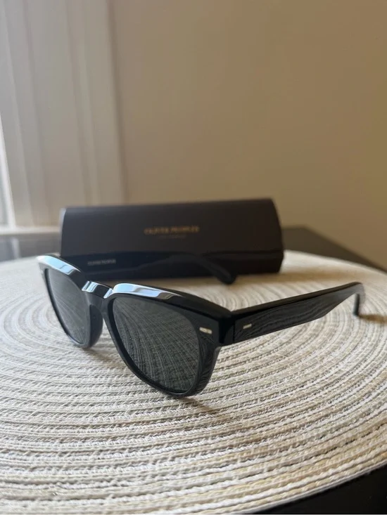 OLIVER PEOPLES Rueny Sunglasses - PERFECT CONDITION