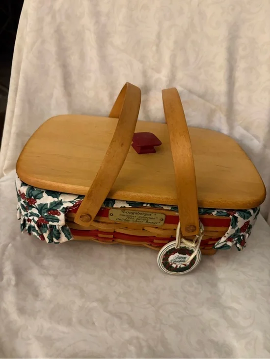 Longaberger Holiday Cheer Woven Basket with Holly liner.