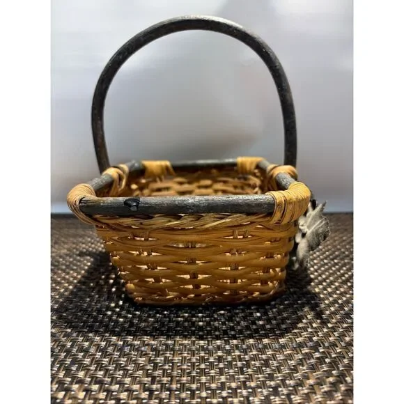 Small basket