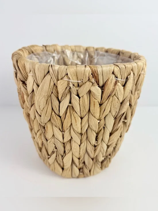 Trader Joe’s Water Hyacinth Woven Planter Pot  Basket 7” Plastic Liner