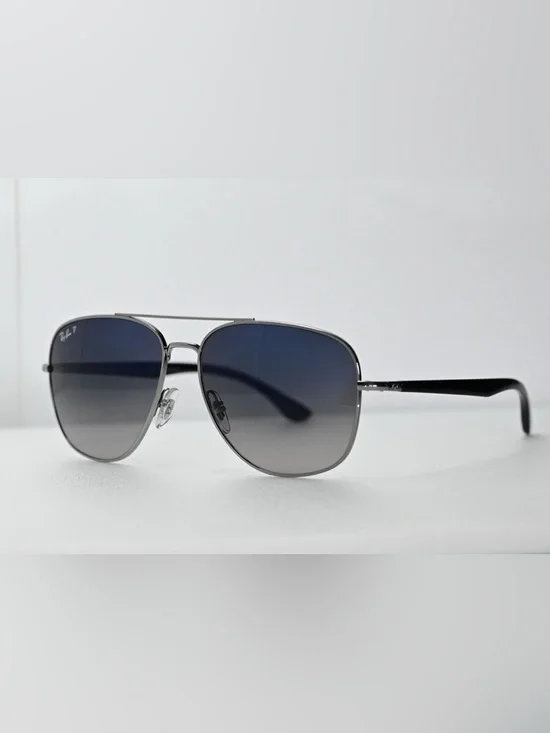 Ray-Ban MSRP $231 Polarized Sunglasses 59 mm RB3683