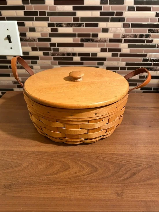Vintage Longaberger Lidded Basket with Leather Handles - Honey Brown