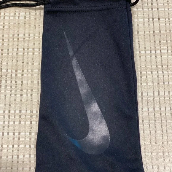 1 Nike Eyeglass & Sunglass Microfiber Pouch/ UNISEX/ Brand New