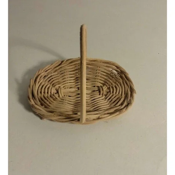 Wicker Rattan Basket Small Flat Gathering flat round Vtg