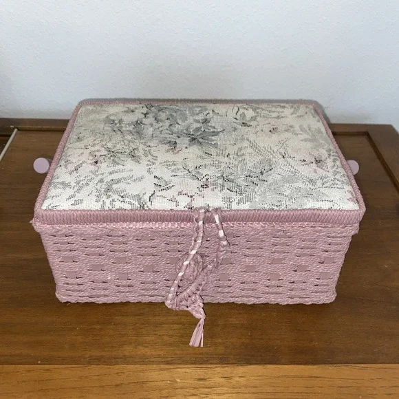 Small Sewing Basket‎ Floral Fabric 12