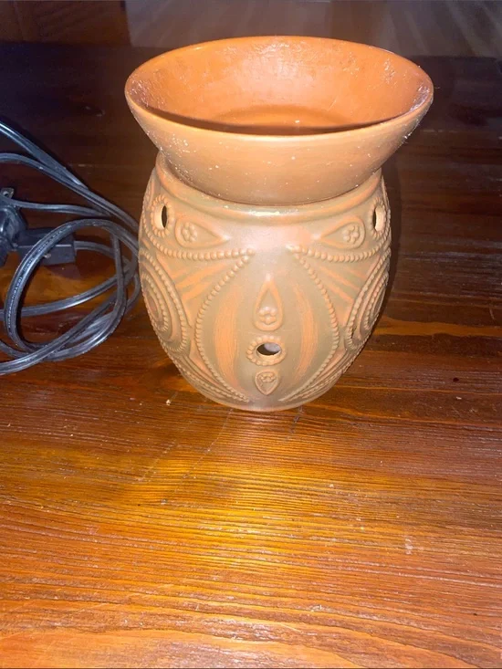 SCENTSY Warmer Terracotta, Pressed Penny