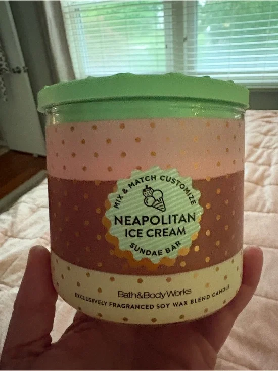 Bath & Body Works 3-wick Candle: Neapolitan Ice Cream