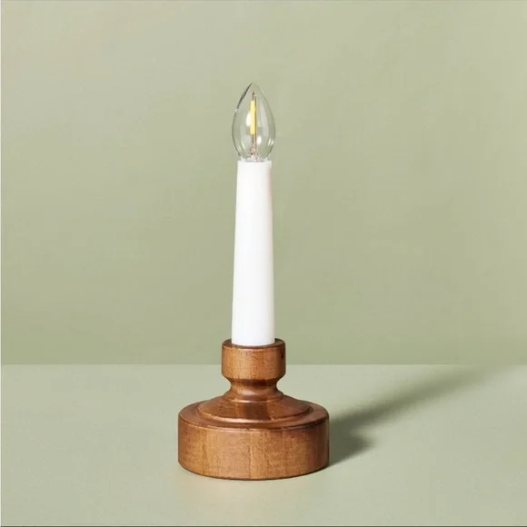 NWT HEARTH & HAND FLAMELESS CHRISTMAS‎ WINDOW LED CANDLE 7.35”