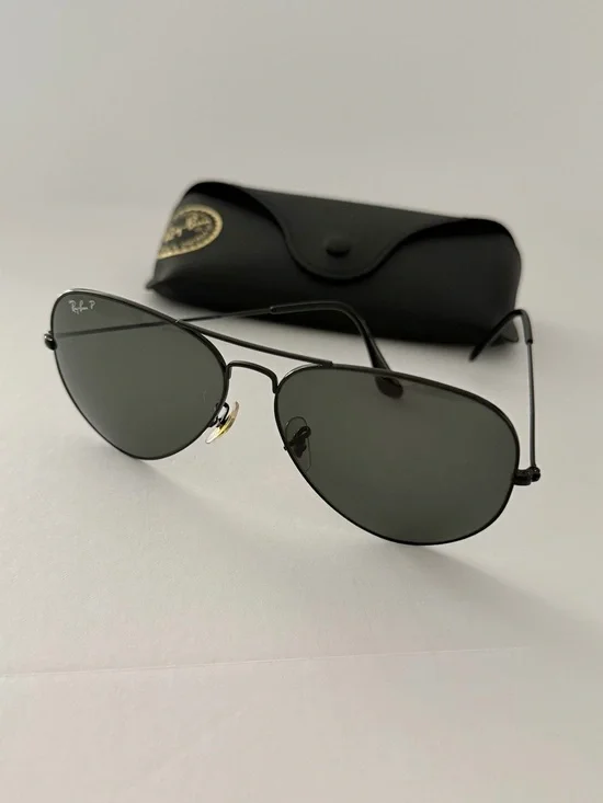 Ray-Ban polarized Aviator Sunglasses in Black with Dark Green Lenses