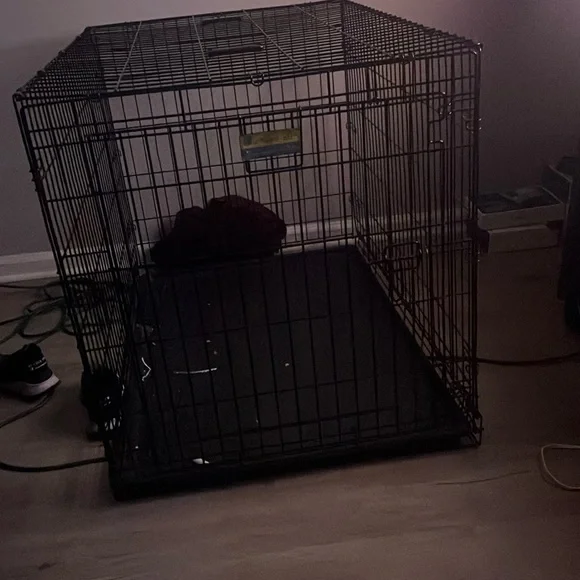 Contour dog cage