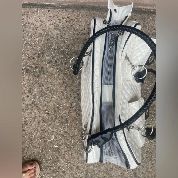Excellent Condition Dog carrier