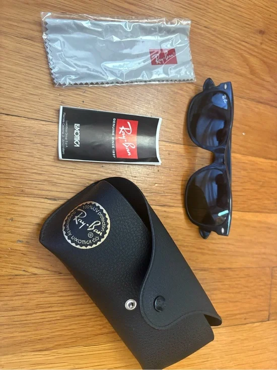 Ray-Ban Black Wayfarer New Wayfarer RB2132 Frame