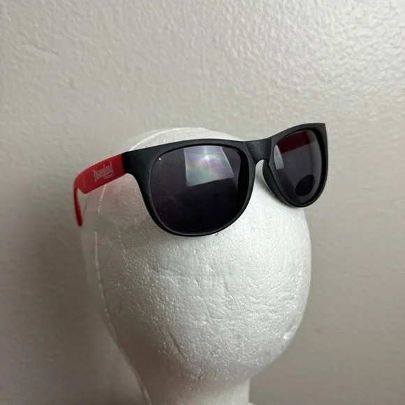 Disneyland Resort Magic Key Holder Sun Glasses Sunglasses UV Park Exclusive HTF
