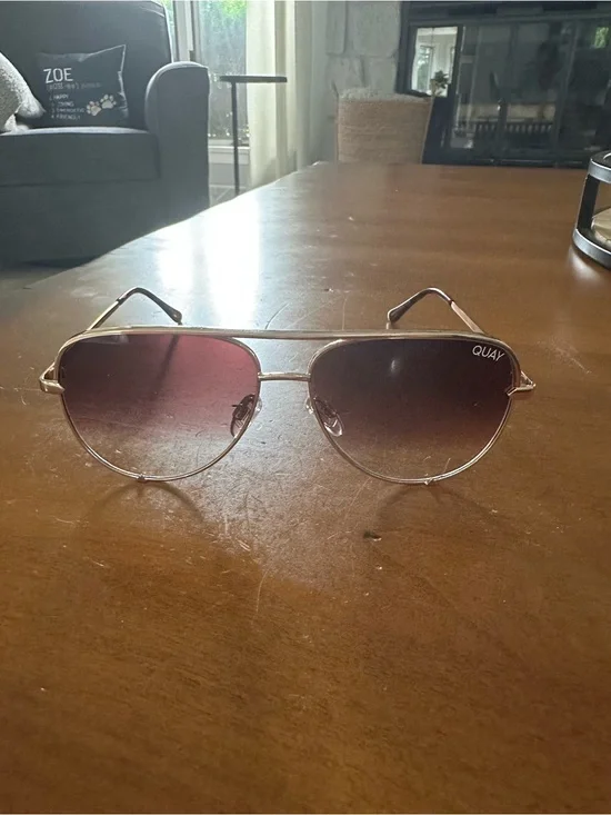 QUAY Gold High Key Aviator Unisex Sunglasses with Gradient Purple Lenses