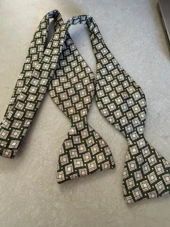 Vintage Budd New York Green and Black Geometric Silk Bow Tie Adjustable