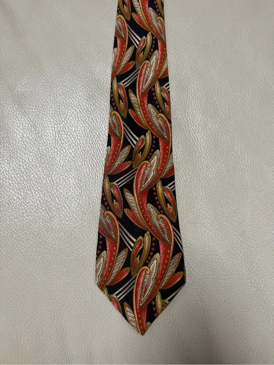 Karl Lagerfeld Vintage 100% Silk tie