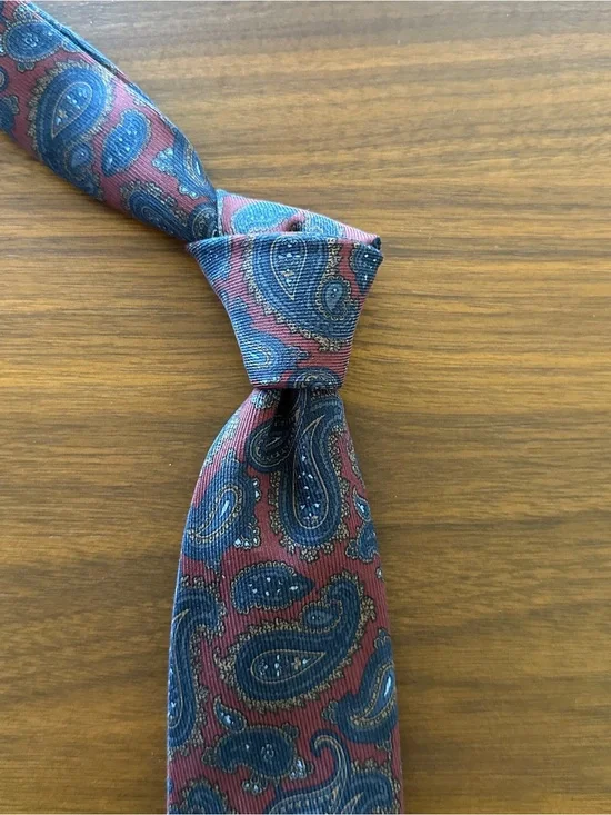 Robert Talbott Seven Fold Paisley Tie in Burgundy and Navy