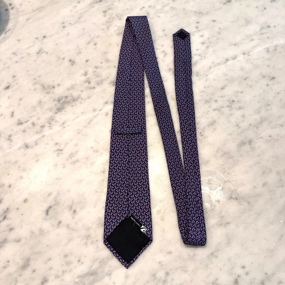 Salvatore Ferragamo Mens Silk Tie Navy Blue Elephant Print Italy 3.25 Inch Width