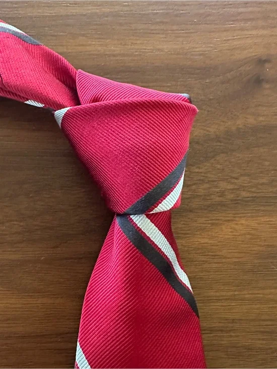 1901 Classic Red Striped Men's Tie - Elegant Neckwear
