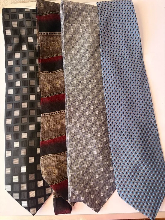 Men's Four-Tie Set — Blue, Gray, Black, Burgundy