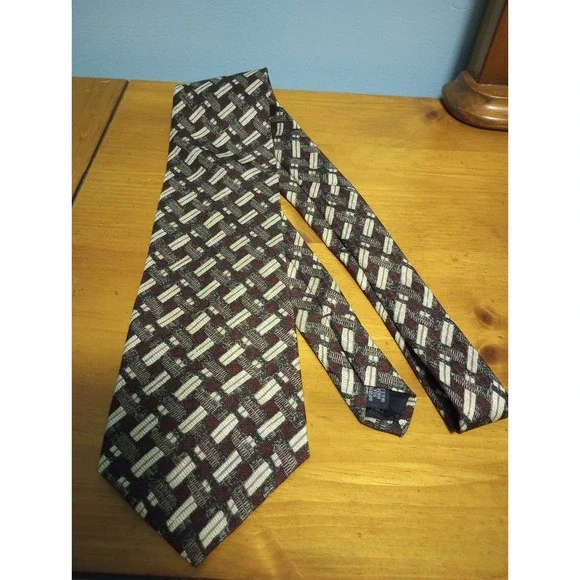 Guess U.S.A. American Classics Men's 100% Silk Neck‎ Tie Made in USA 57 inches