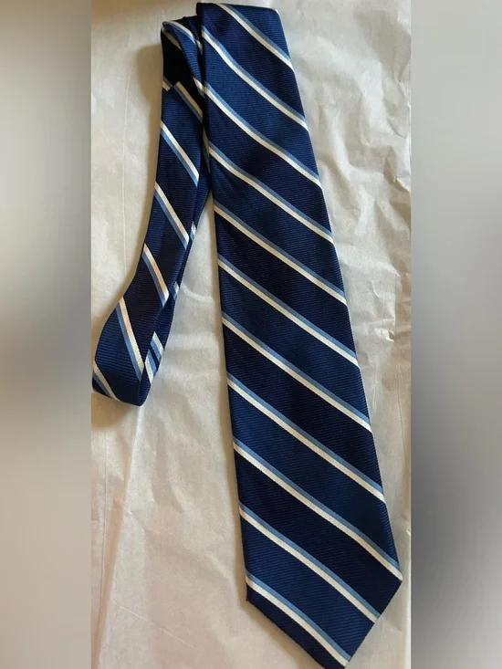 Brooks Brothers Navy Tie with Light Blue and Cream Diagonal Stripes Pure Silk