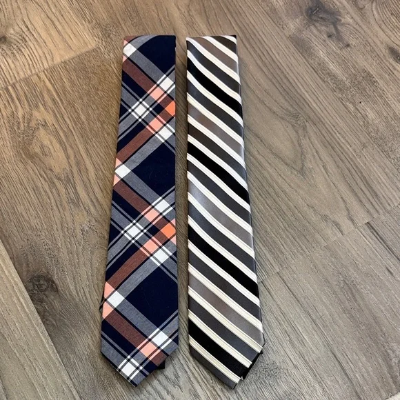 Set of 2 Express neckties Stylish Plaid and Striped 100% silk 100% cotton