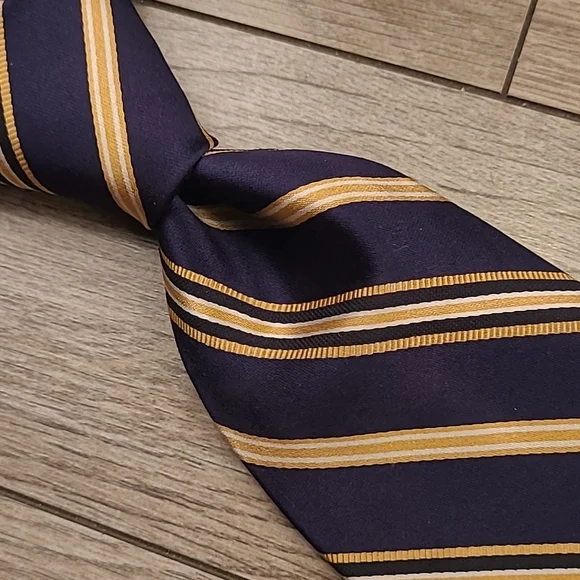 JOS A BANK Signature Platinum 7 FOLD Gold Navy Blue Striped Silk Cotton Tie RARE