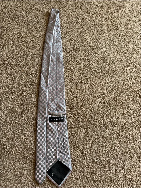 #284 Sean John Pink & Silver Geometric Silk Tie - Autographed by Alec Mazo