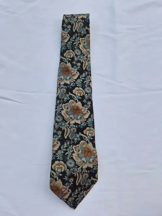 Enrico Guccini Men's Floral 100% Silk Hand Fashioned Necktie