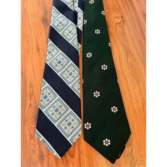 2 vintage 1970's ties wide printed green daisy blue large