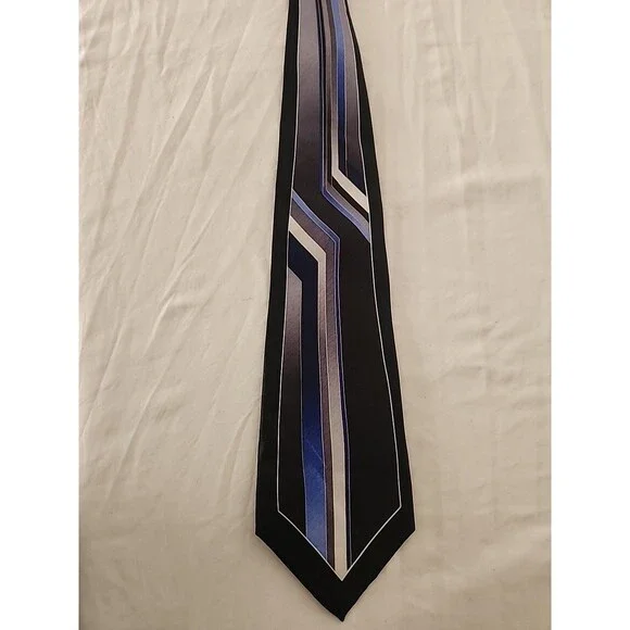 Pierre Cardin Tie Silk Multicolor 59 Inches Long 4 Inches Wide.