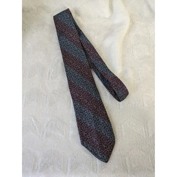 Vintage Men's Wembley 55 Inch Neck Tie