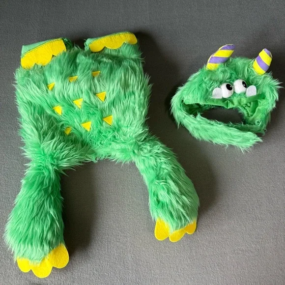 New Green Monster‎ Dog Costume with Horns thrills ands chills collection.