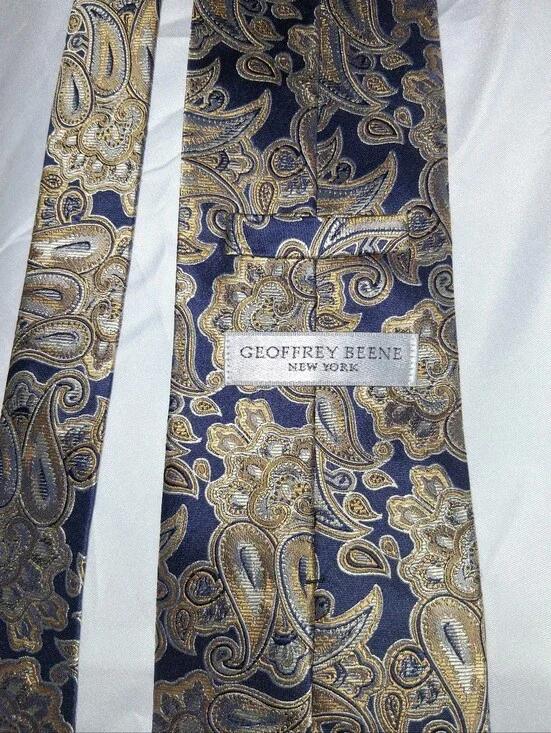 Geoffrey Beene Navy and Gold Paisley Silk Tie