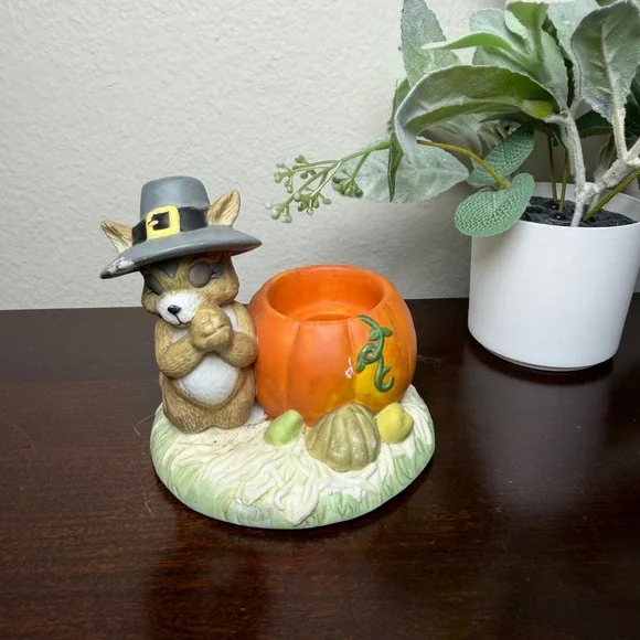 Vintage 1991 House of Lloyd‎ Raccoon Pilgrim Pumpkin Candle Holder Thanksgiving