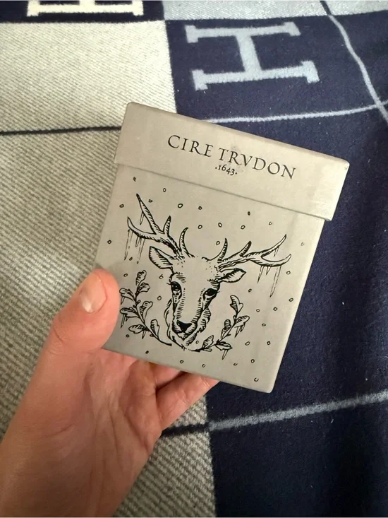 Cire Trudon Holiday Ernesto Candle - Gray/silver