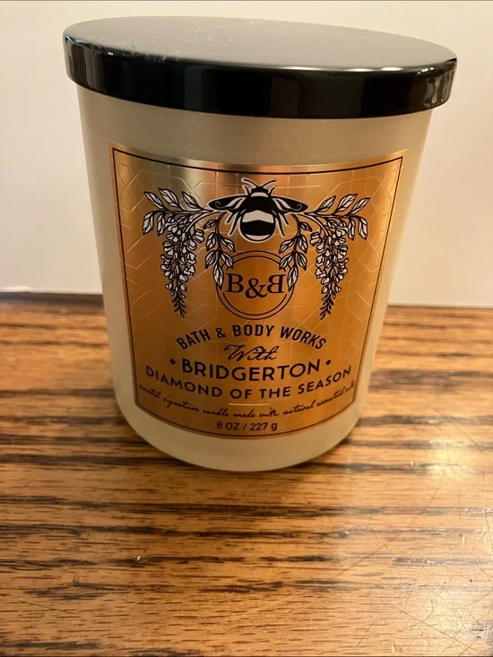 Bath & Body Works Bridgerton Diamond of the Season Candle - Gold & Black
