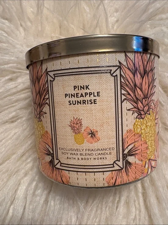 NWT! Bath and Body Works 3 wick candle