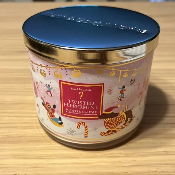 Bath & Body Works 3 Wick Candle. Twisted Peppermint.