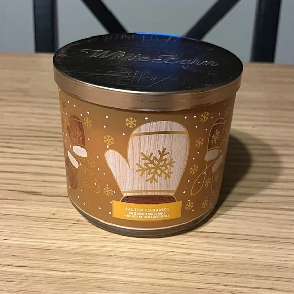 Bath & Body Works 3 Wick Candle. Salted Caramel.