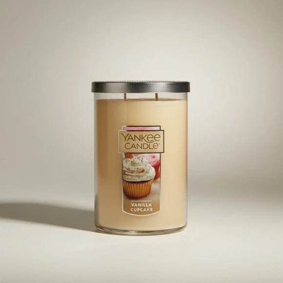 Yankee Candle Vanilla Cupcake‎ Large Jar - 22 oz Scented Candle - NWT